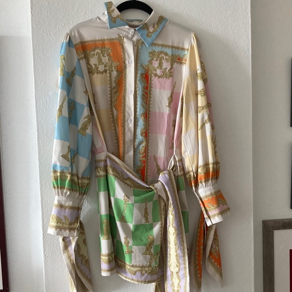 Colorful Patterned Button-Up Shirt - Picture 5 of 6